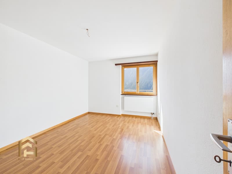 Appartamento tranquillo di 5,5 locali con vista meravigliosa, parcello di giardino e garage (8)