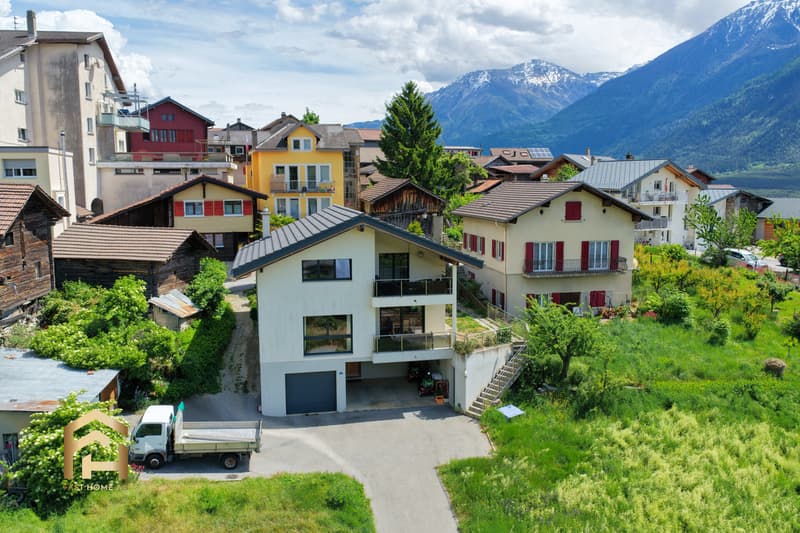 Maison unifamiliale moderne et lumineuse avec un espace généreux (1)