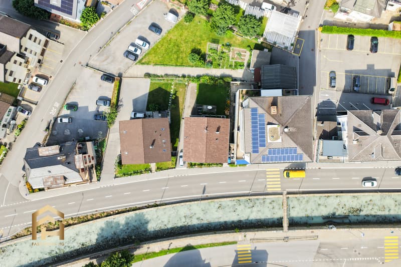 Appartement de 4,5 pièces situé au centre avec balcon et espace de jardin (12)