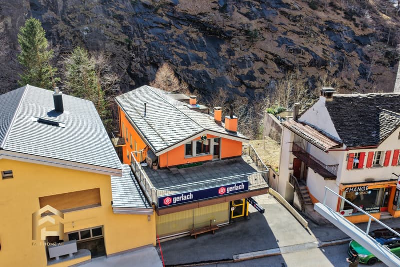 Immeuble traditionnel avec potentiel de développement à Gondo (2)