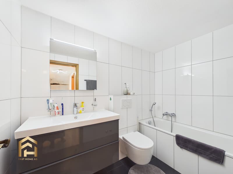 Badezimmer mit Badewanne