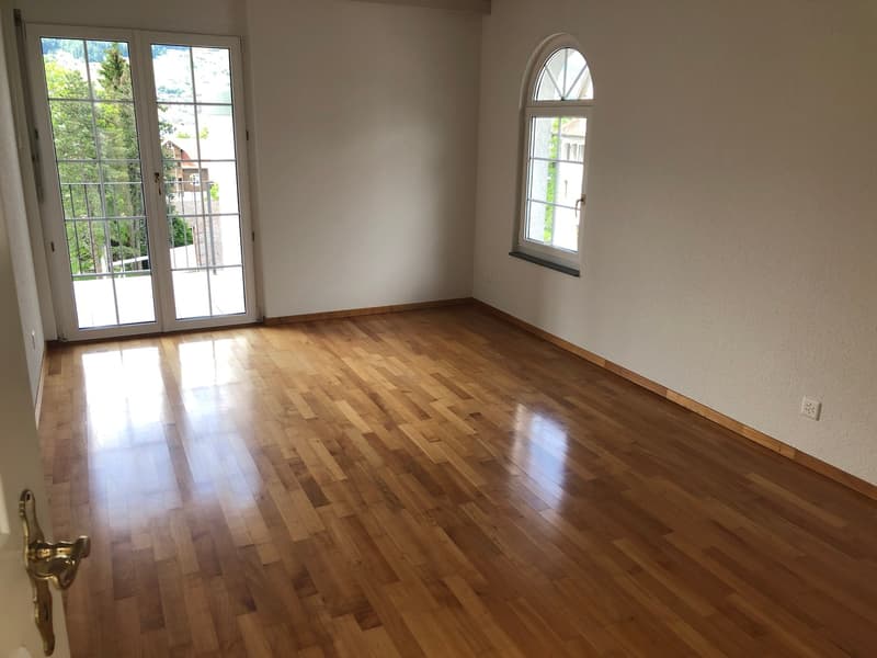Charmante 5.5-Zimmer-Maisonette-Wohnung in Sachseln – Wohnen mit Bergpanorama (10)