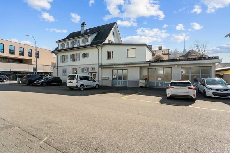 Residential and commercial building in central Wolhusen (2)