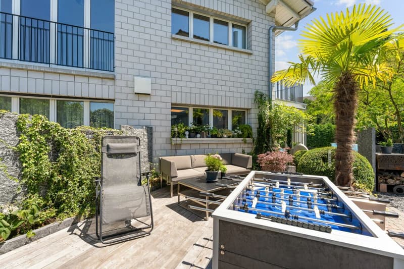 Modern. Grosszügig. Einzigartig. 7½-Zimmer-Einfamilienhaus mit Pool (6)