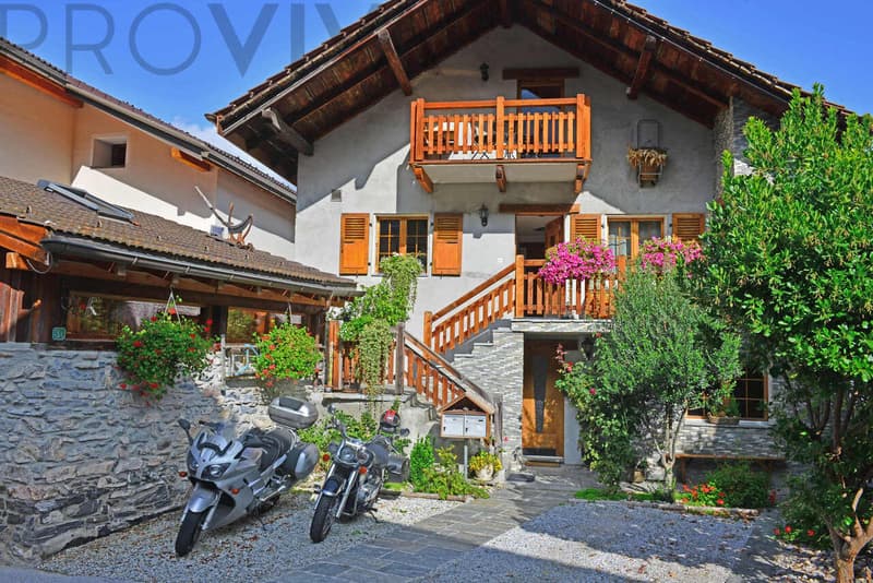 Charming multi-family house with character and proximity to the cable car (5)