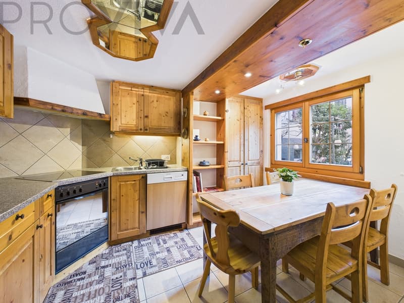 Charming multi-family house with character and proximity to the cable car (7)