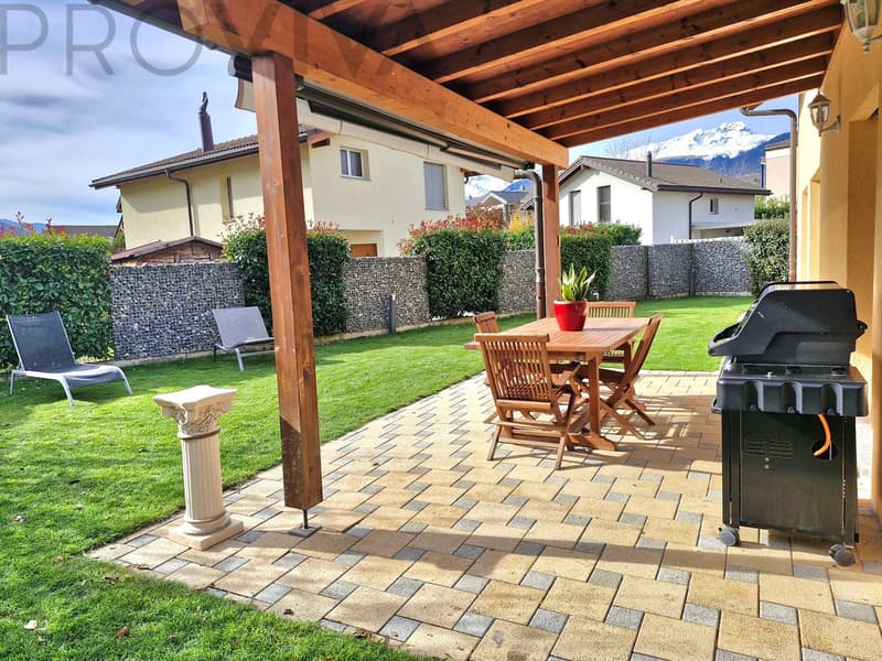 Beautiful villa in a peaceful neighborhood (2)