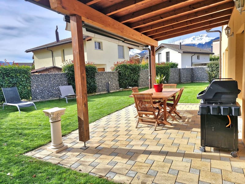 Superbe villa au sein d'un quartier paisible (2)