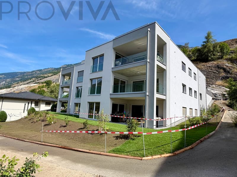 Topmodern mit traumhafter Aussicht und absoluter Ruhe (1)
