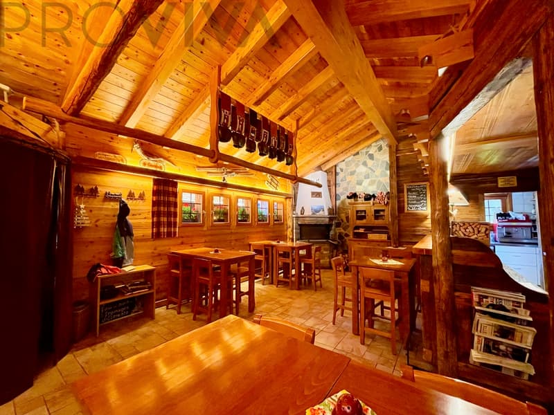 Ganzjährig beliebtes Restaurant mit Wohnung und Dent-Blanche-Blick (3)