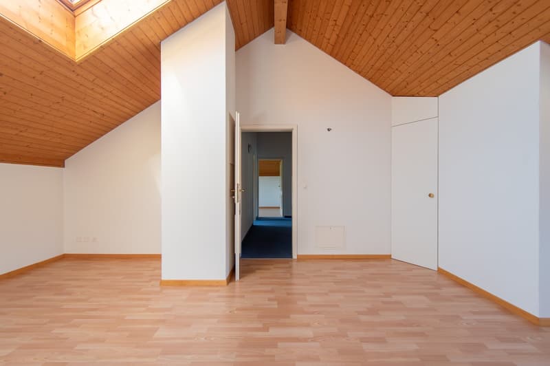 Attractive 5.5 room maisonette apartment with balcony (15)