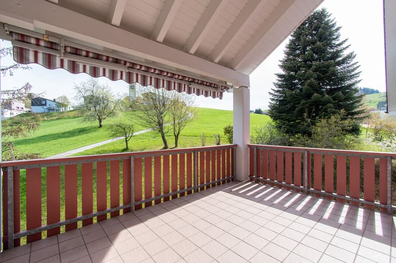 Attractive 5.5 room maisonette apartment with balcony (8)