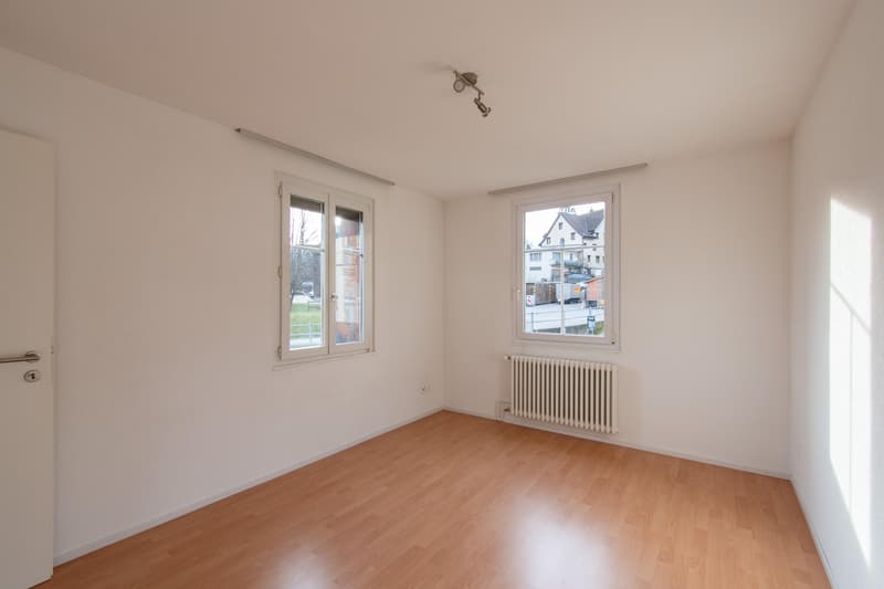 Sonnige 3.5 Zimmer-Wohnung mit Ausblick (7)