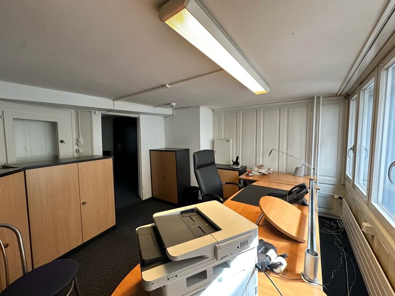 Furnished office in the heart of the old town (1)