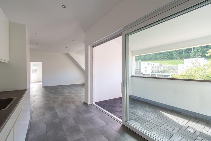 High-quality 2.5-room apartment with loggia (6)