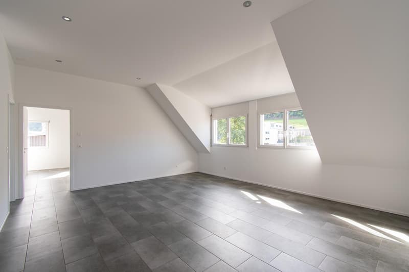 High-quality 2.5-room apartment with loggia (7)