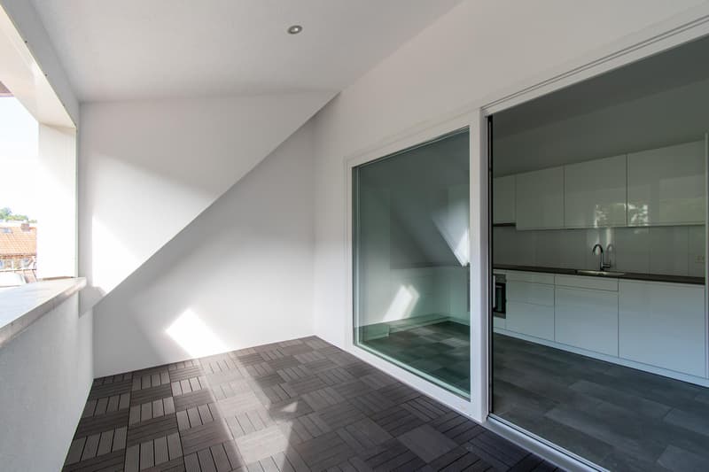 High-quality 2.5-room apartment with loggia (5)