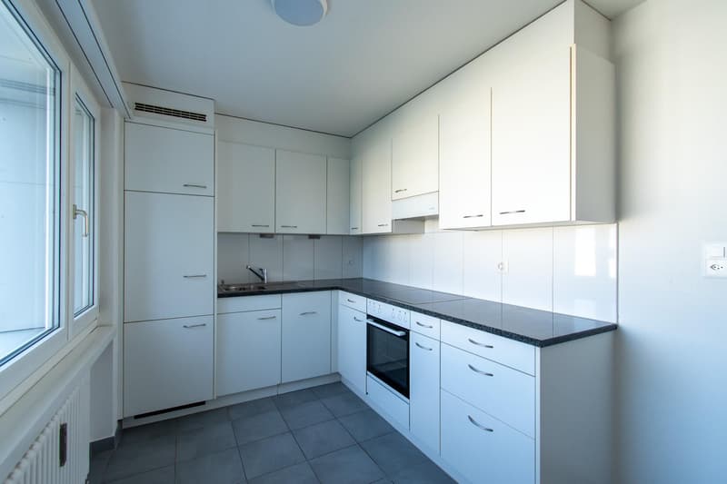 Bright 4.5 room apartment with balcony (1)
