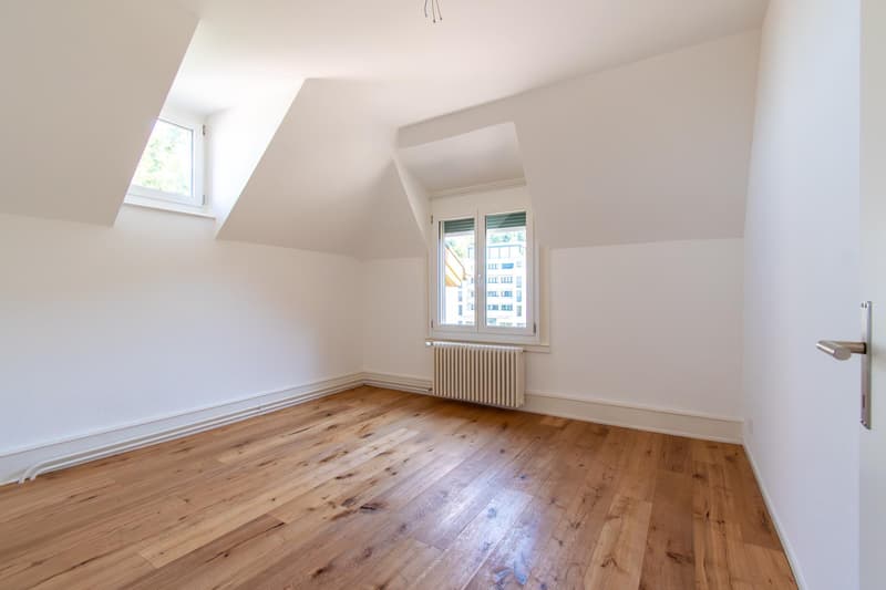 Appartement mansardé de 2,5 pièces accueillant (2)