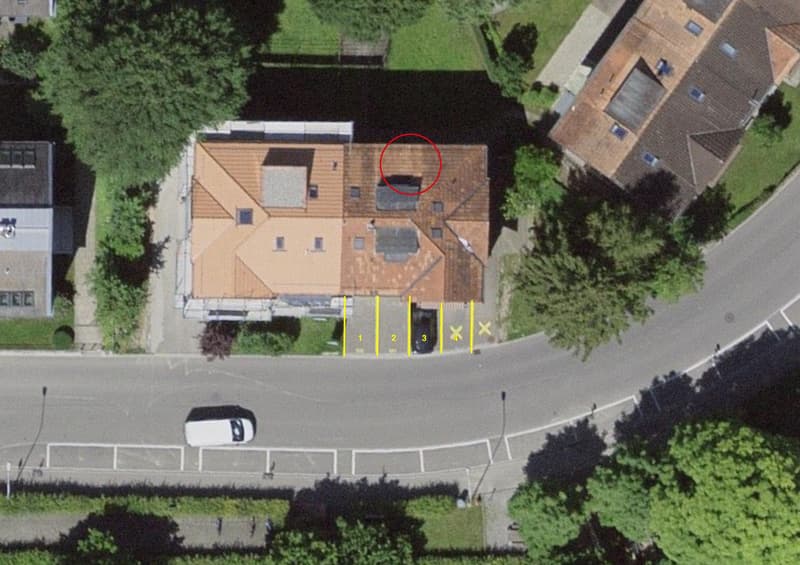 Aussenparkplatz in Wohnquartier, gegenüber HSG (1)