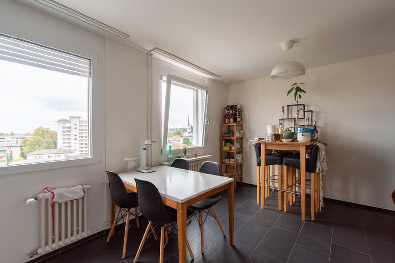 Helle 3.5 Zimmer-Wohnung mit Balkon und schöner Aussicht (6)