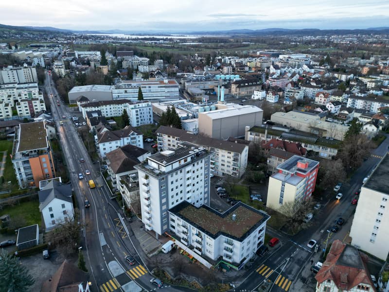 Helle 3.5 Zimmer-Wohnung mit Balkon und schöner Aussicht (12)