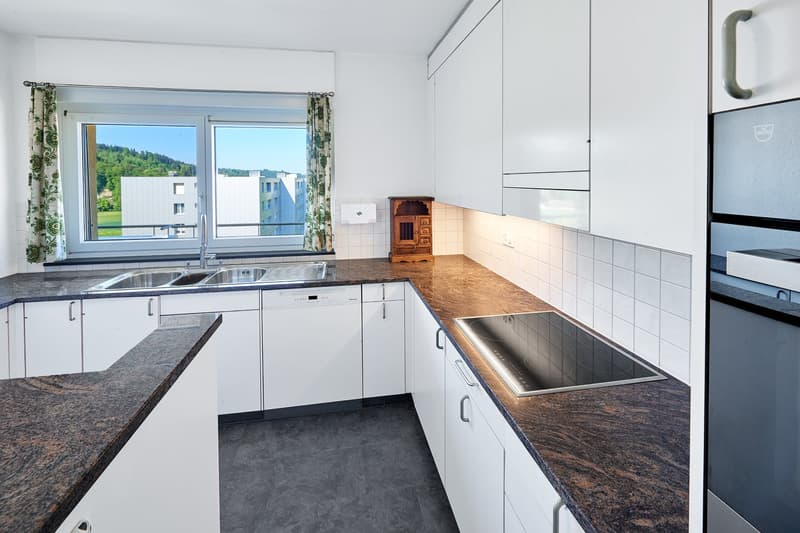 Spacious 6.5-room attic apartment with private rooftop terrace in Hinterkappelen (9)