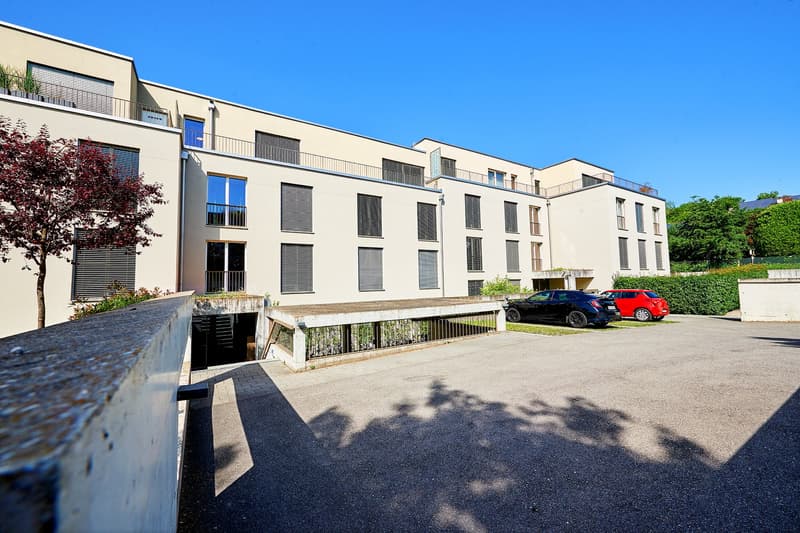 Modern, sunny, and nearly new 4.5-room apartment in Brügg BE (17)