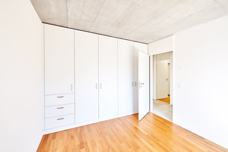 Modern, sunny, and nearly new 4.5-room apartment in Brügg BE (8)