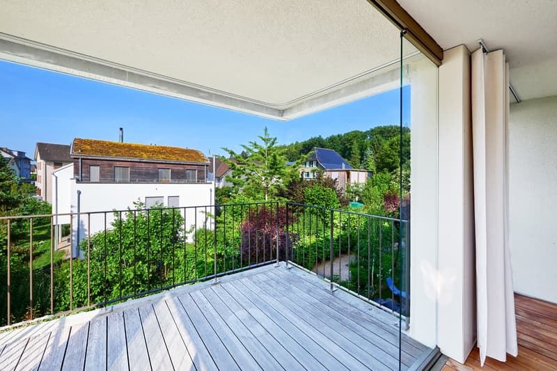 Modern, sunny, and nearly new 4.5-room apartment in Brügg BE (2)