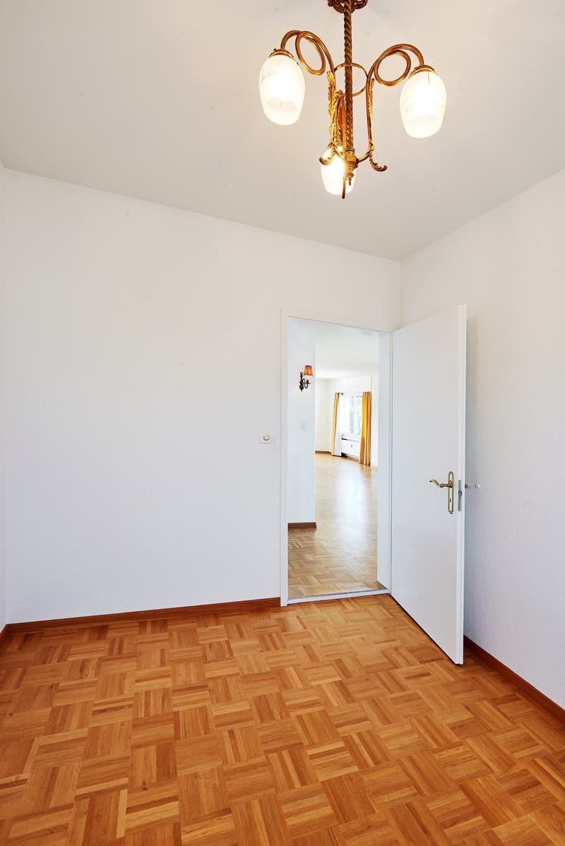 Ampio appartamento di 6.5 locali all'ultimo piano con terrazza privata sul tetto a Hinterkappelen (8)