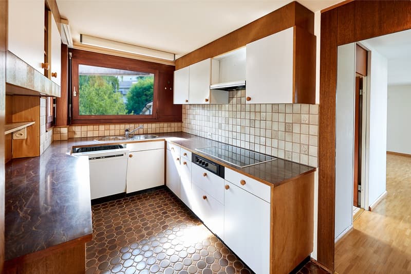 Gepflegte 2.5-Zimmer-Attikawohnung mit wunderbarer Weitsicht über Binningen (10)