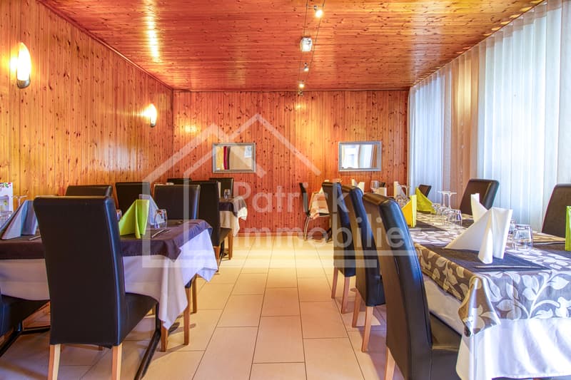 Residential building with café restaurant Gross yield 4.89 % (6)