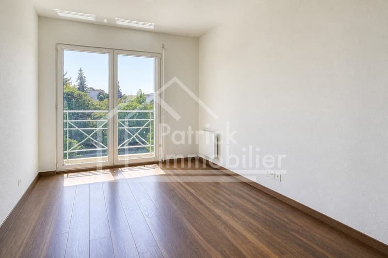 Villa 6.5 pièces jumelée par les couverts (9)