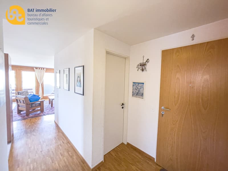 Bello appartamento di 3 locali con vista sul villaggio (7)