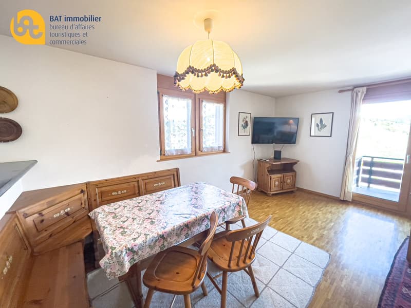 Bello appartamento di 3 locali con vista sul villaggio (5)