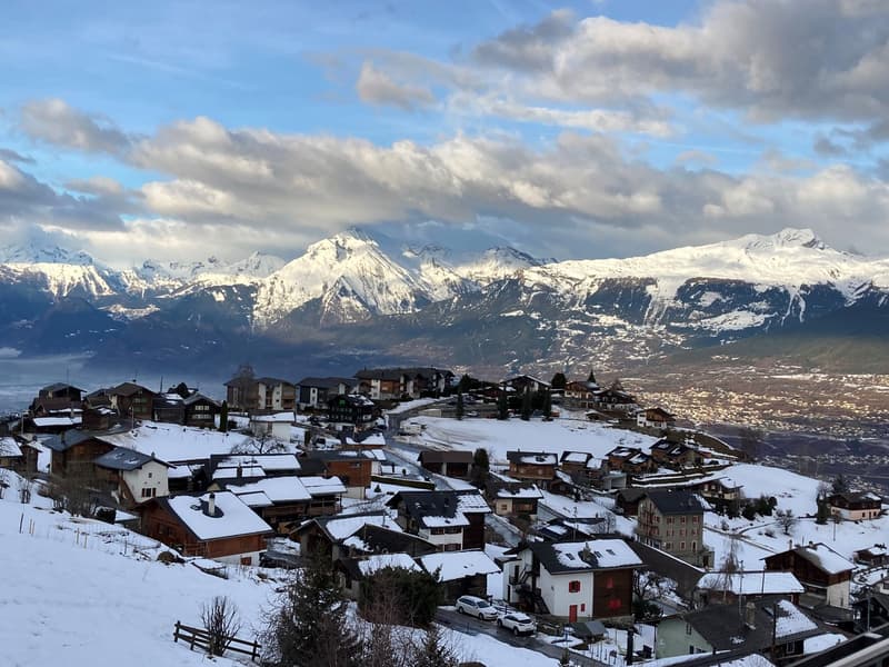 Zu vermieten für ein Jahr - Prachtvolles Duplex mit atemberaubendem Blick in Nax (14)