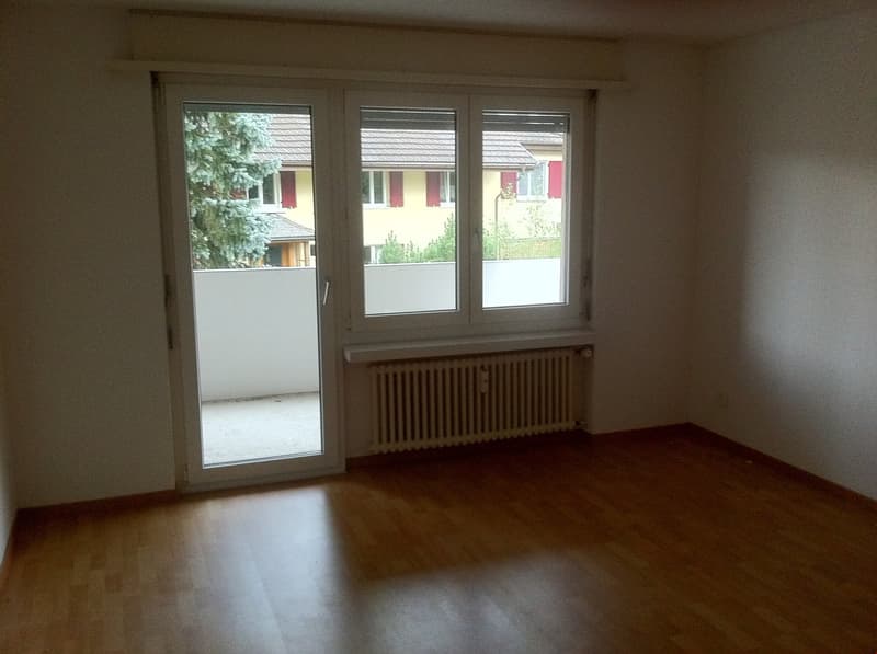 TOP-GELEGENHEIT: Elegante Wohnung mit grossem Balkon (8)