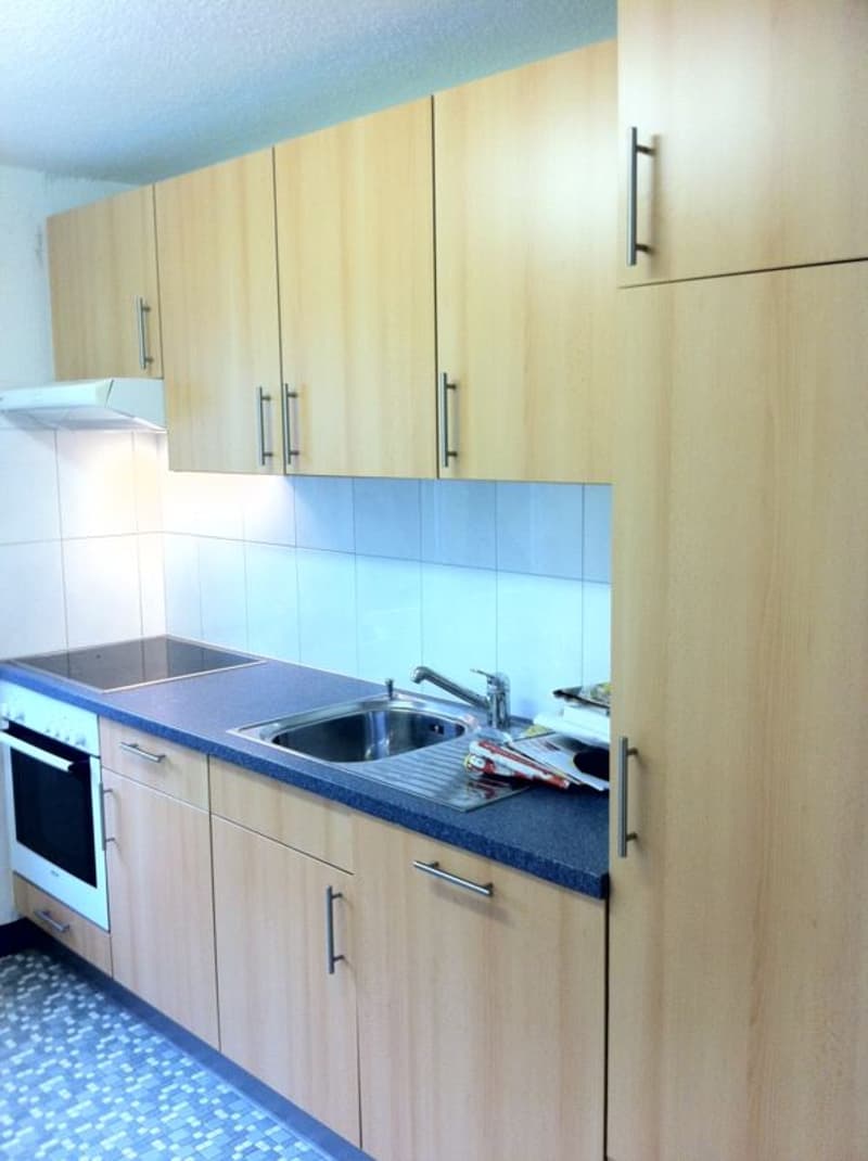 TOP-GELEGENHEIT: Elegante Wohnung mit grossem Balkon (2)