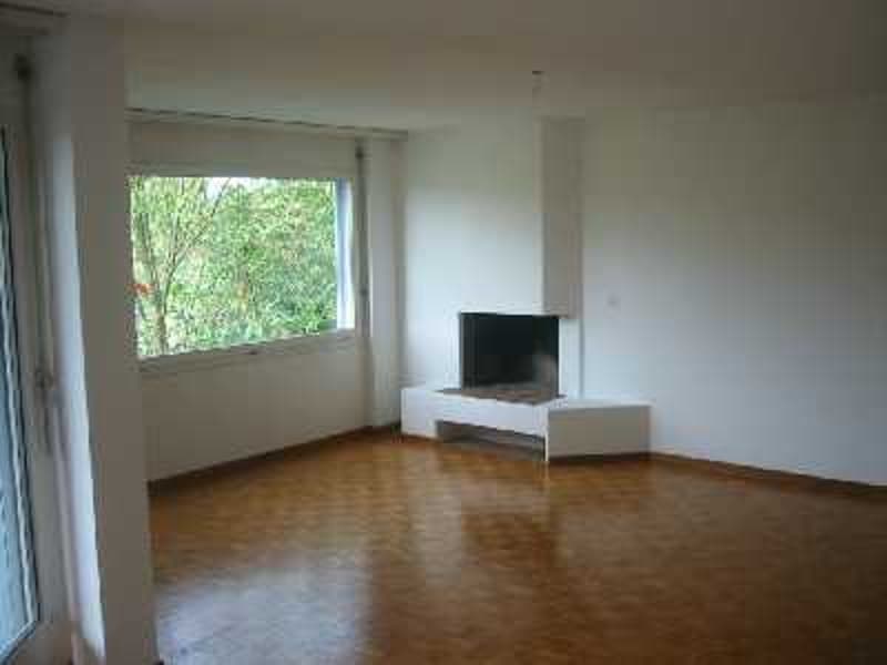 4 1/2 Zi.-Wohnung, sonnig und hell  in 4 Fam.-Haus (2)