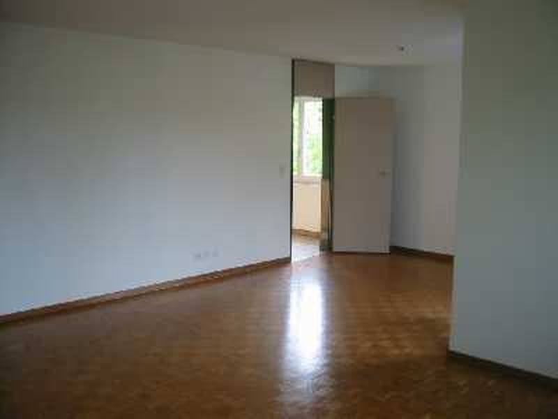 4 1/2 Zi.-Wohnung, sonnig und hell  in 4 Fam.-Haus (3)