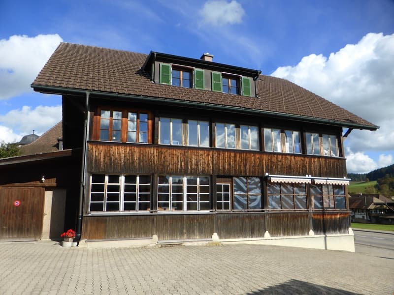 Das Studio befindet sich im 1. Stock auf der hinteren Seite