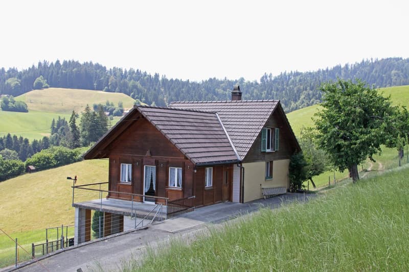 Das Stöckli befindet sich mitten in der Emmentaler Hügellandschaft