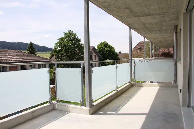 Grosser und gedeckter Balkon