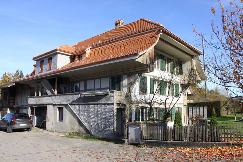 Das Mehrfamilienhaus wurde im 2025/2026 saniert