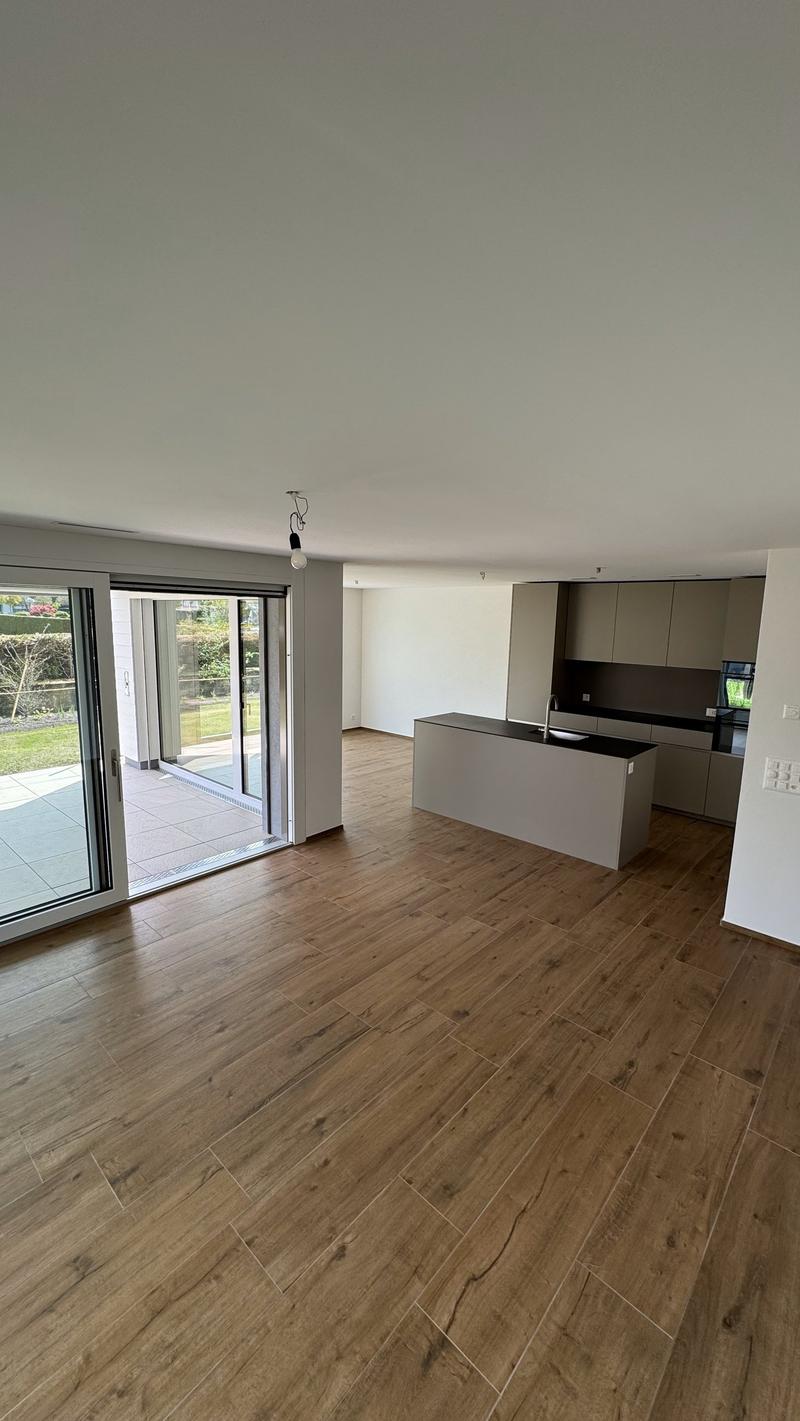 Neuwertige helle 3.5 - Zimmerwohnung mit Garten im Herzen von Willisau (3)
