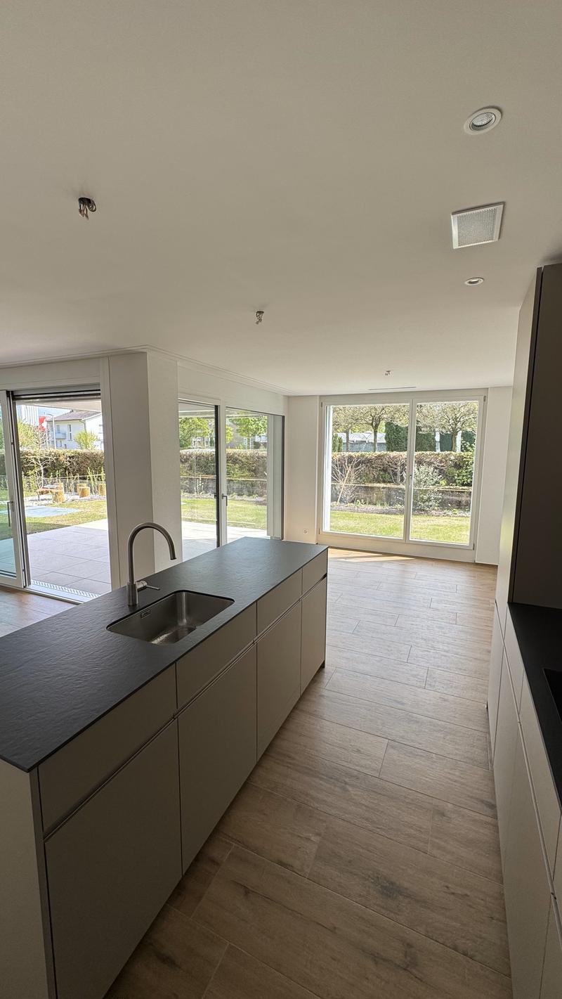 Neuwertige helle 3.5 - Zimmerwohnung mit Garten im Herzen von Willisau (4)