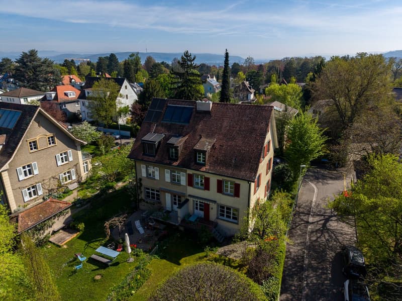 Characterful corner single-family house with garden on Bruderholz (18)