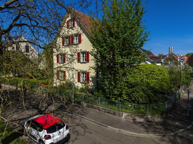 Characterful corner single-family house with garden on Bruderholz (17)