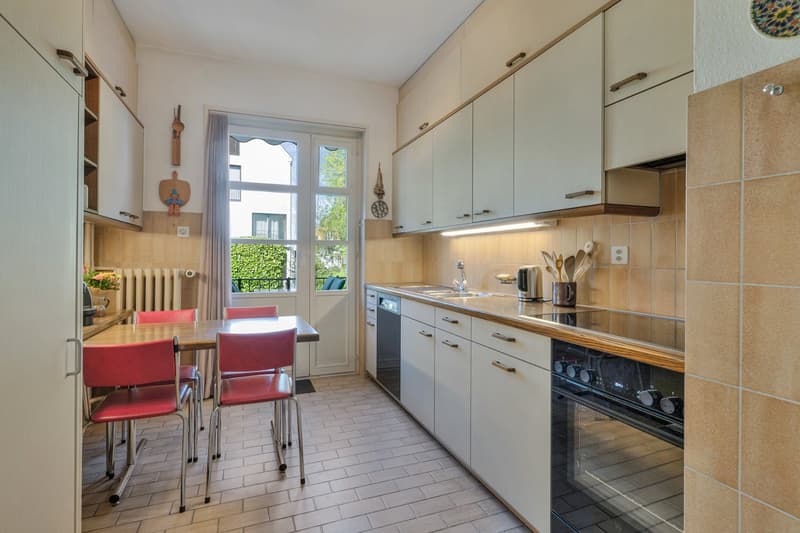 Characterful corner single-family house with garden on Bruderholz (6)